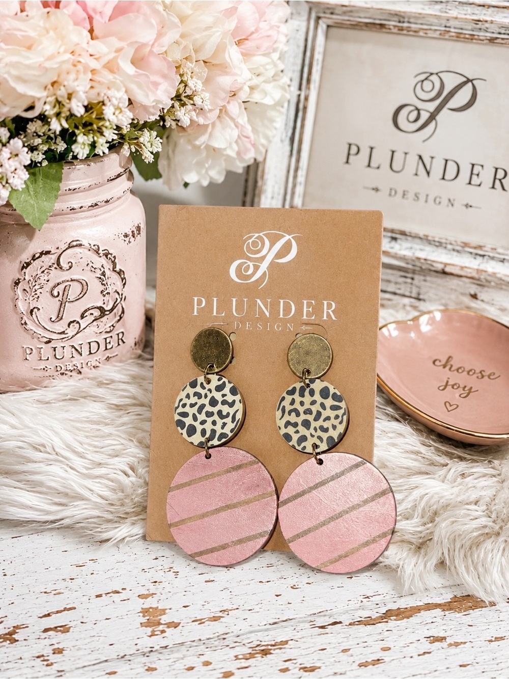 ✨ Plunder Design “Ayana” 3-Tier Drop Earrings ✨